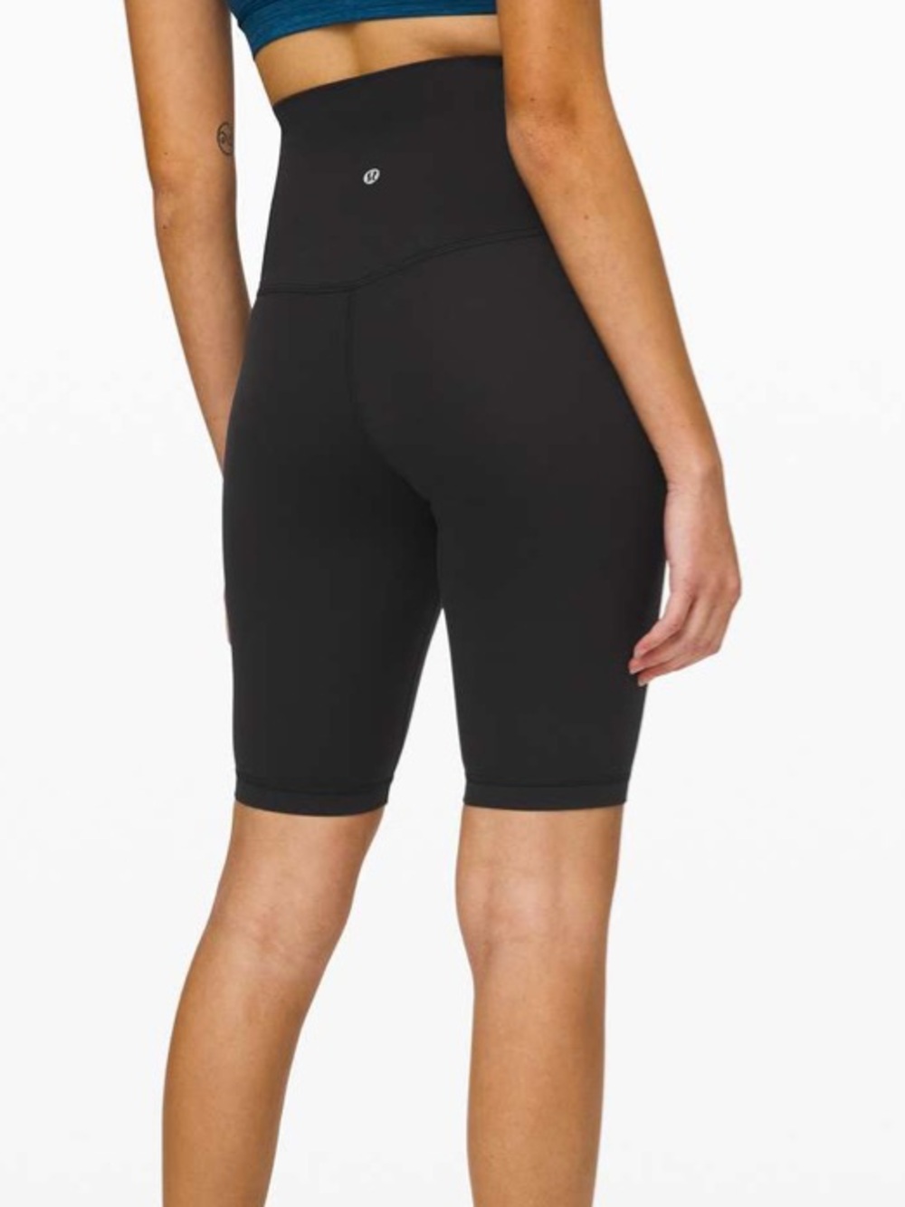 Lululemon size 8 Align Super High Rise Shorts in black 10” length yoga Pilates